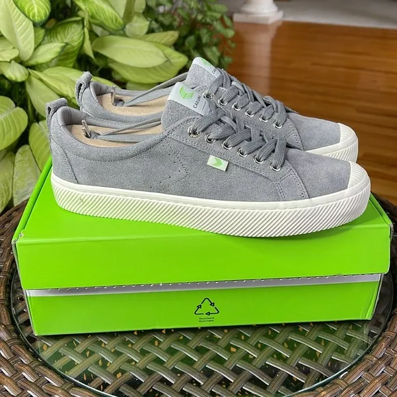 Cariuma Sneakers OCA low Charcoal Grey Suede Sneakers Men’s 9.5
