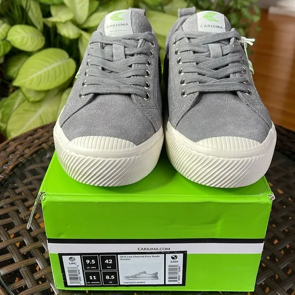 Cariuma Sneakers OCA low Charcoal Grey Suede Sneakers Men’s 9.5