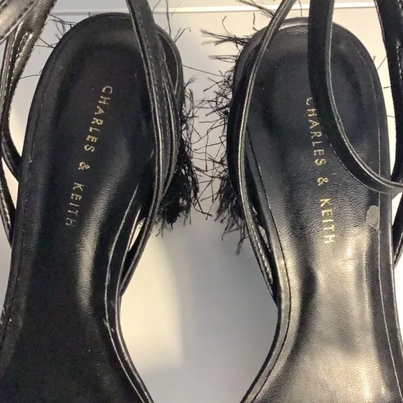 Charles &amp; Keith Black Hairy Fringe Heel Open Toe Ankle Strap Shoes Sz 36/6