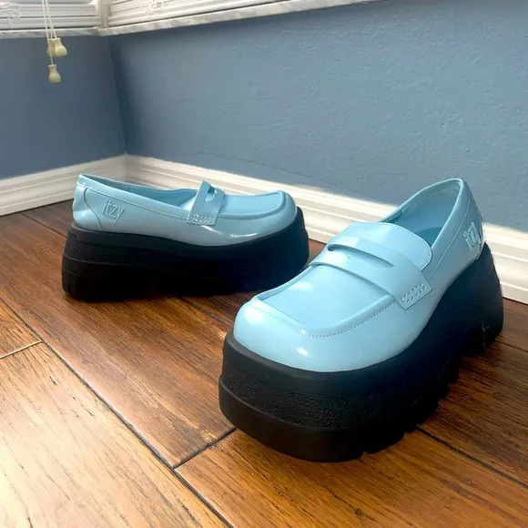 CHUNKY PLATFORM y2k LOAFERS KPOP ITZY HEELS CHARLES KEITH RAINIER PENNY LOAFERS