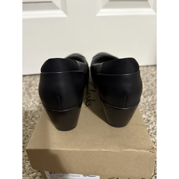CLARKS ARTISAN &quot;Rosalyn Belle&quot; Black Dress Pump Comfort Size 8.5 MSRP $109.99