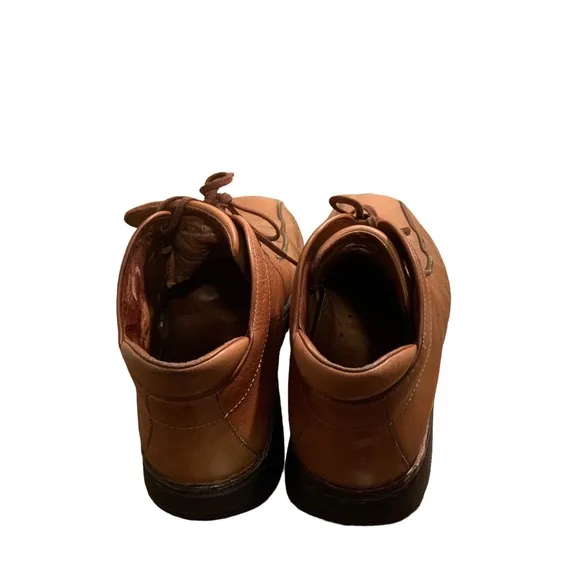 Clarks brown leather chukka style boots shoes men's size 10.5