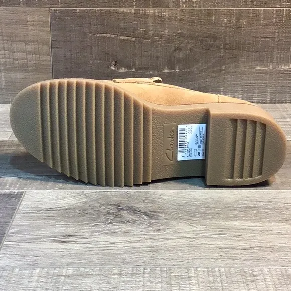 Clarks - Eden Style - Tan Suede