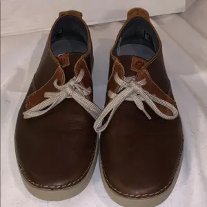 Clarks soft cushion ortholite shoes size - US 8M