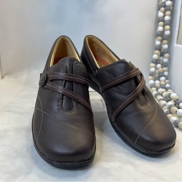 Clarks Unstructured Un.Esma Brown Leather Slip On Loafer Comfort Shoes 7W