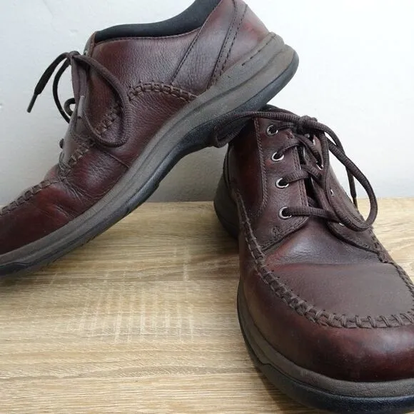 Clarks Men Brown Shoes Size 9W.