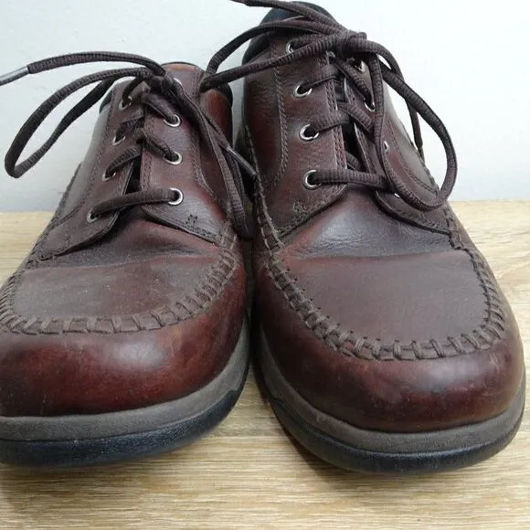 Clarks Men Brown Shoes Size 9W.