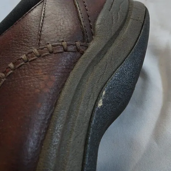 Clarks Men Brown Shoes Size 9W.