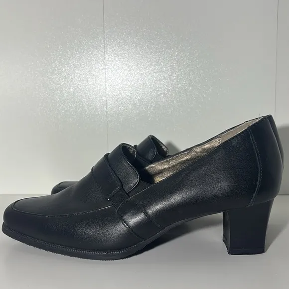 Classic Black Women's 38 spring step leather heeled loafers comfortable classy