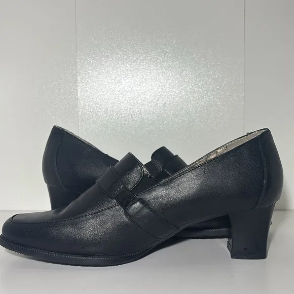 Classic Black Women's 38 spring step leather heeled loafers comfortable classy