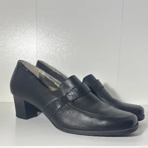 Classic Black Women's 38 spring step leather heeled loafers comfortable classy