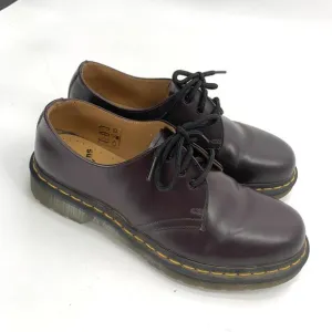 Classic Dr. Martens Leather Shoes - Stylish Comfort in Burgundy 8 womens 7 mens