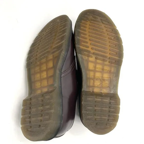 Classic Dr. Martens Leather Shoes - Stylish Comfort in Burgundy 8 womens 7 mens