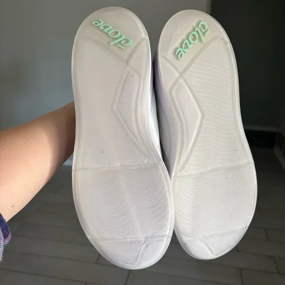 Clove Classic Brilliant White Slip Resistant Comfort Sneakers