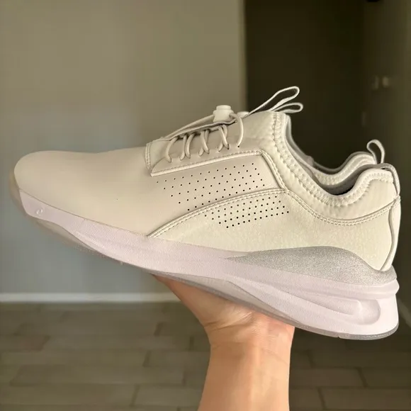 Clove Classic Brilliant White Slip Resistant Comfort Sneakers