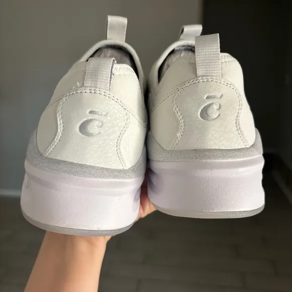 Clove Classic Brilliant White Slip Resistant Comfort Sneakers