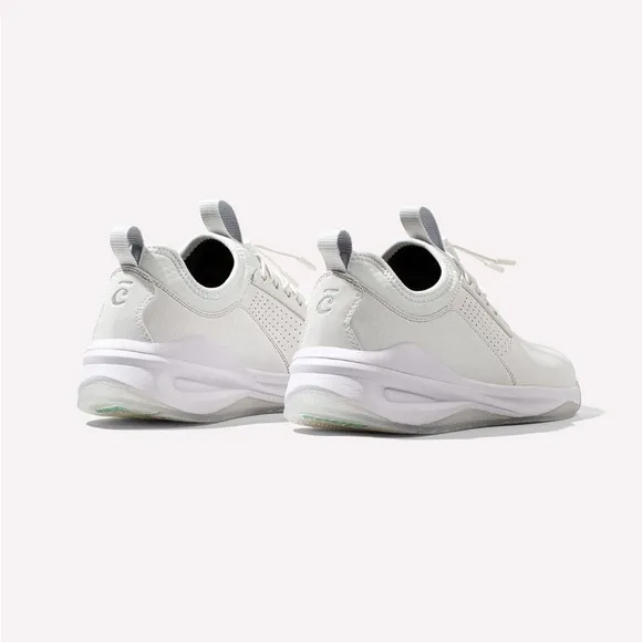 Clove Classic Brilliant White Slip Resistant Comfort Sneakers