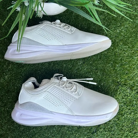 CLOVE NURSE brand  New SHOES SIZE women  7.5 White New