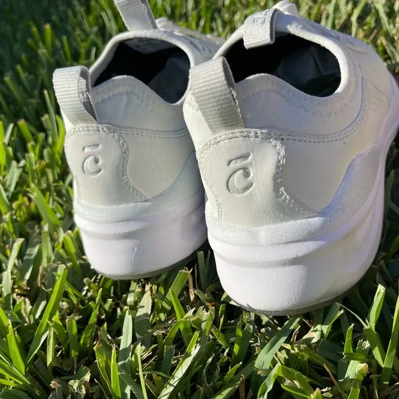 CLOVE NURSE brand  New SHOES SIZE women  7.5 White New