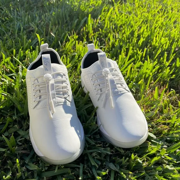 CLOVE NURSE brand  New SHOES SIZE women  7.5 White New