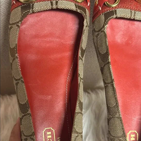 Coach Women's Tan and Red Loafers