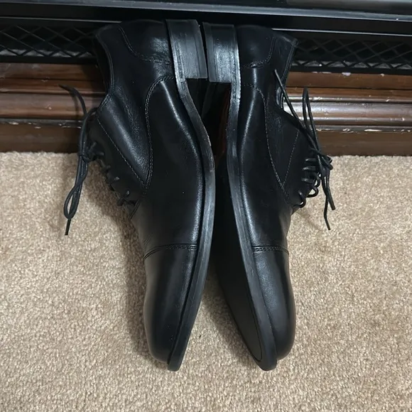Cole Haan  men shoes size 8 1/2