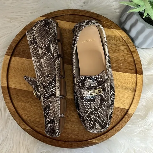 COLE HAAN Shelby Logo Snakeskin Leather Driving Loafers Shoes Moccasins 7