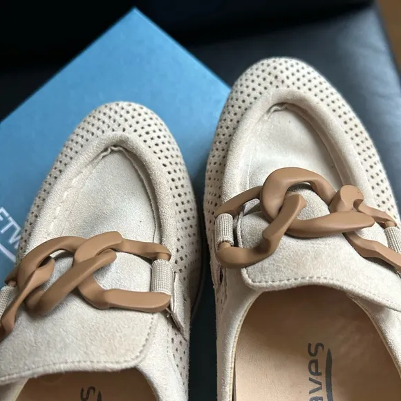 Comfort and style…Softwaves Mule👟