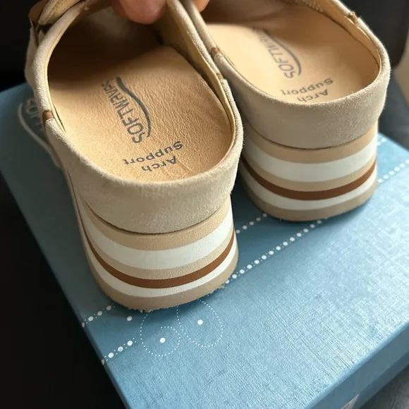 Comfort and style…Softwaves Mule👟