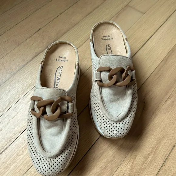 Comfort and style…Softwaves Mule👟