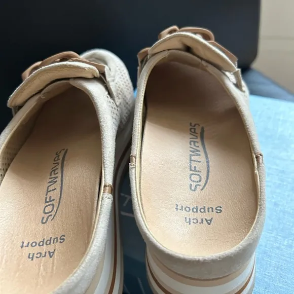 Comfort and style…Softwaves Mule👟