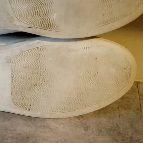 COMMON  shoes size 8 men es a