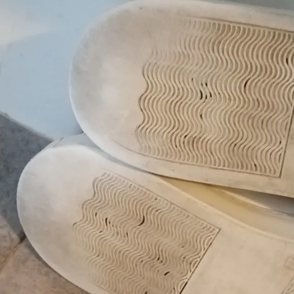 COMMON  shoes size 8 men es a