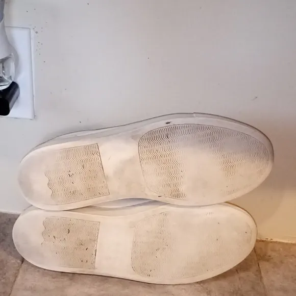 COMMON  shoes size 8 men es a
