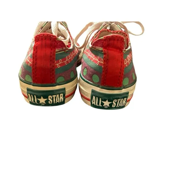 Converse Christmas Shoes Chuck Taylor All Stars Sz 6 women Red/Green