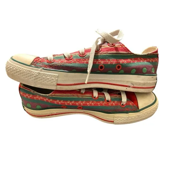 Converse Christmas Shoes Chuck Taylor All Stars Sz 6 women Red/Green