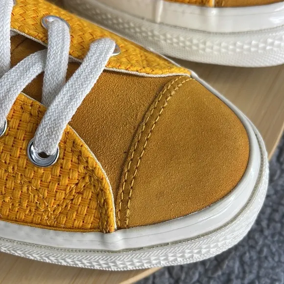 Converse Chuck Taylor yellow low top shoe strings suede front size 11.5 shoes