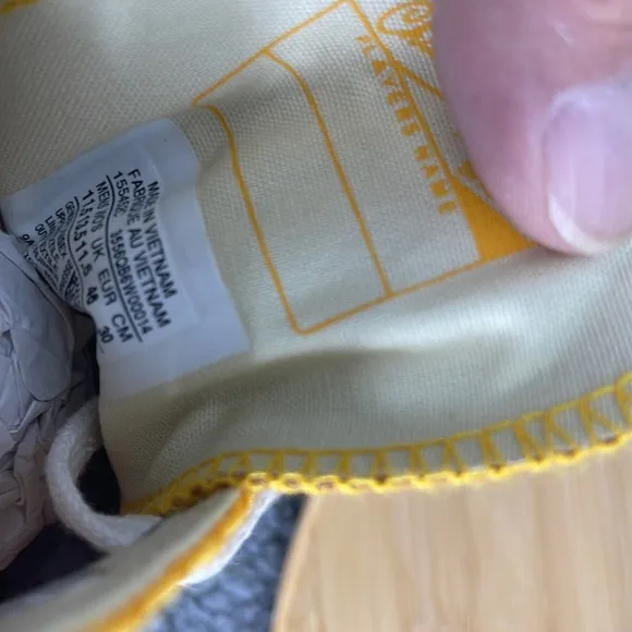 Converse Chuck Taylor yellow low top shoe strings suede front size 11.5 shoes