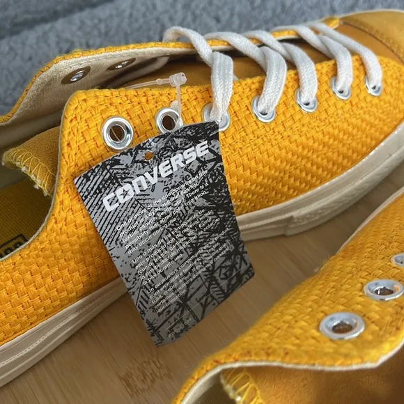 Converse Chuck Taylor yellow low top shoe strings suede front size 11.5 shoes