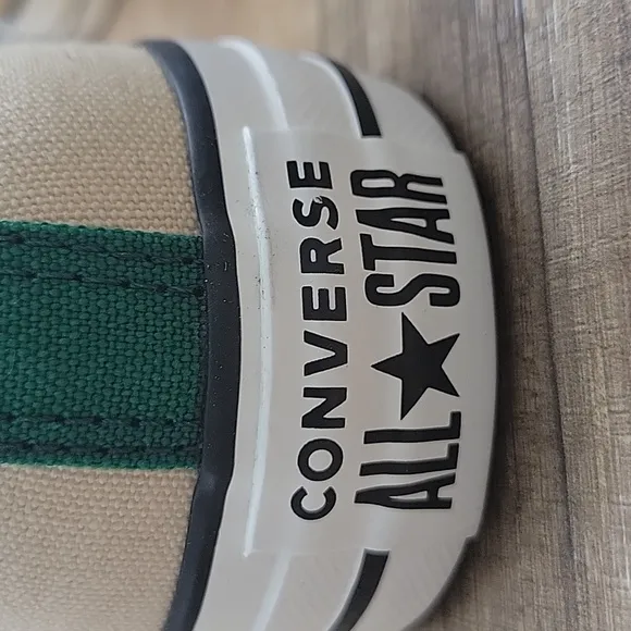 Converse shoes women Brand new in the box.