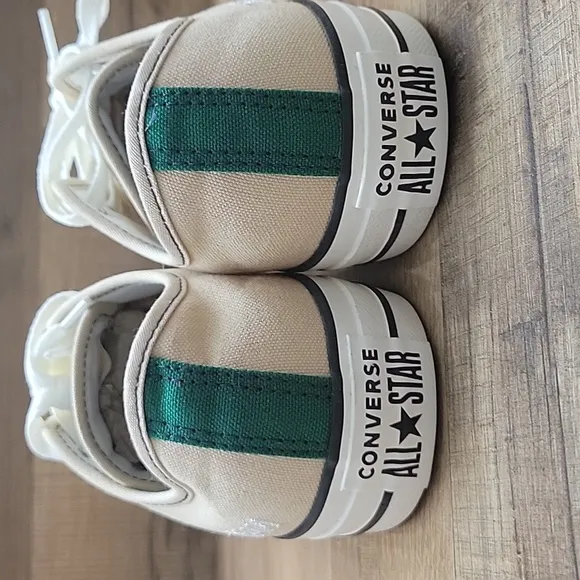 Converse shoes women Brand new in the box.