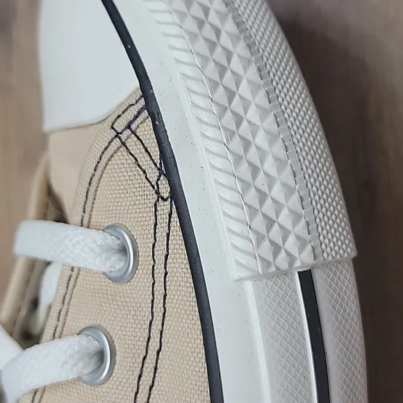 Converse shoes women Brand new in the box.