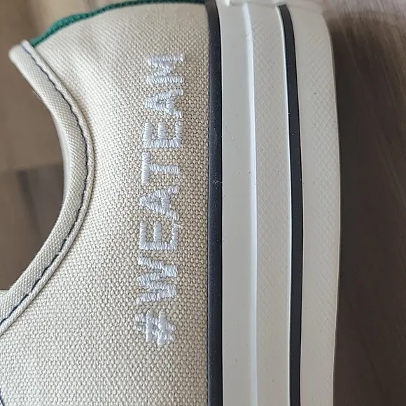 Converse shoes women Brand new in the box.
