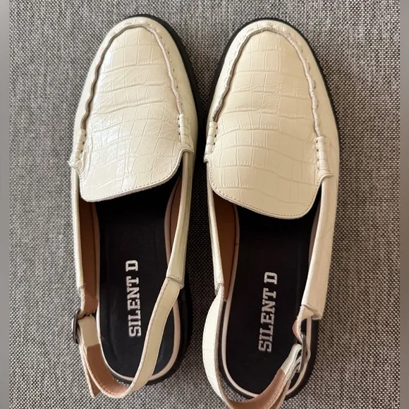 Cream Silent D Women’s Loafers, Like New, Size 10