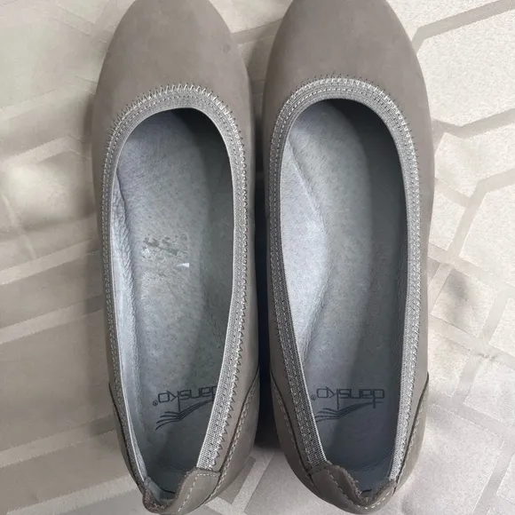 Dansko Kristen Slip on Comfort Shoes in Taupe Size 38 or 7.5-8 US