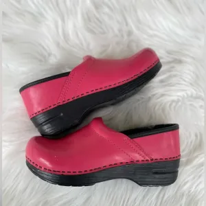Dansko - pink clogs - size 34 (size 4 US)