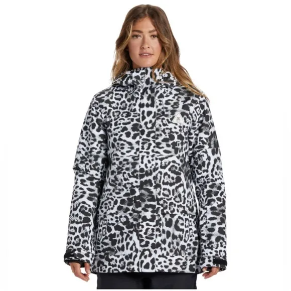 DC Shoes Cruiser Functional Snow Jacket for Women in snow leopard
