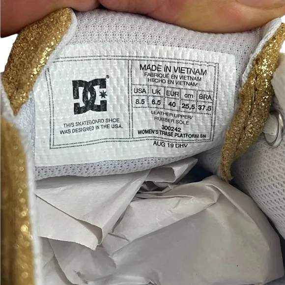DC Women Trase PlatformCasual Shoes Gold US Size 8.5NWB Metallic Fabric