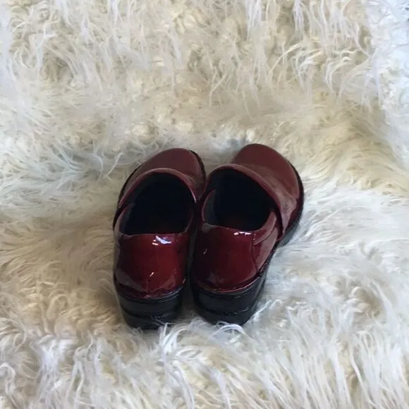 Deep red clog type shoes in size 6 NWOT