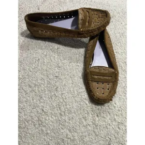Delman Women's 7.5 Shoes Slip on Calf Hair Tan Woven Penny Loafers Fur MSRP $235